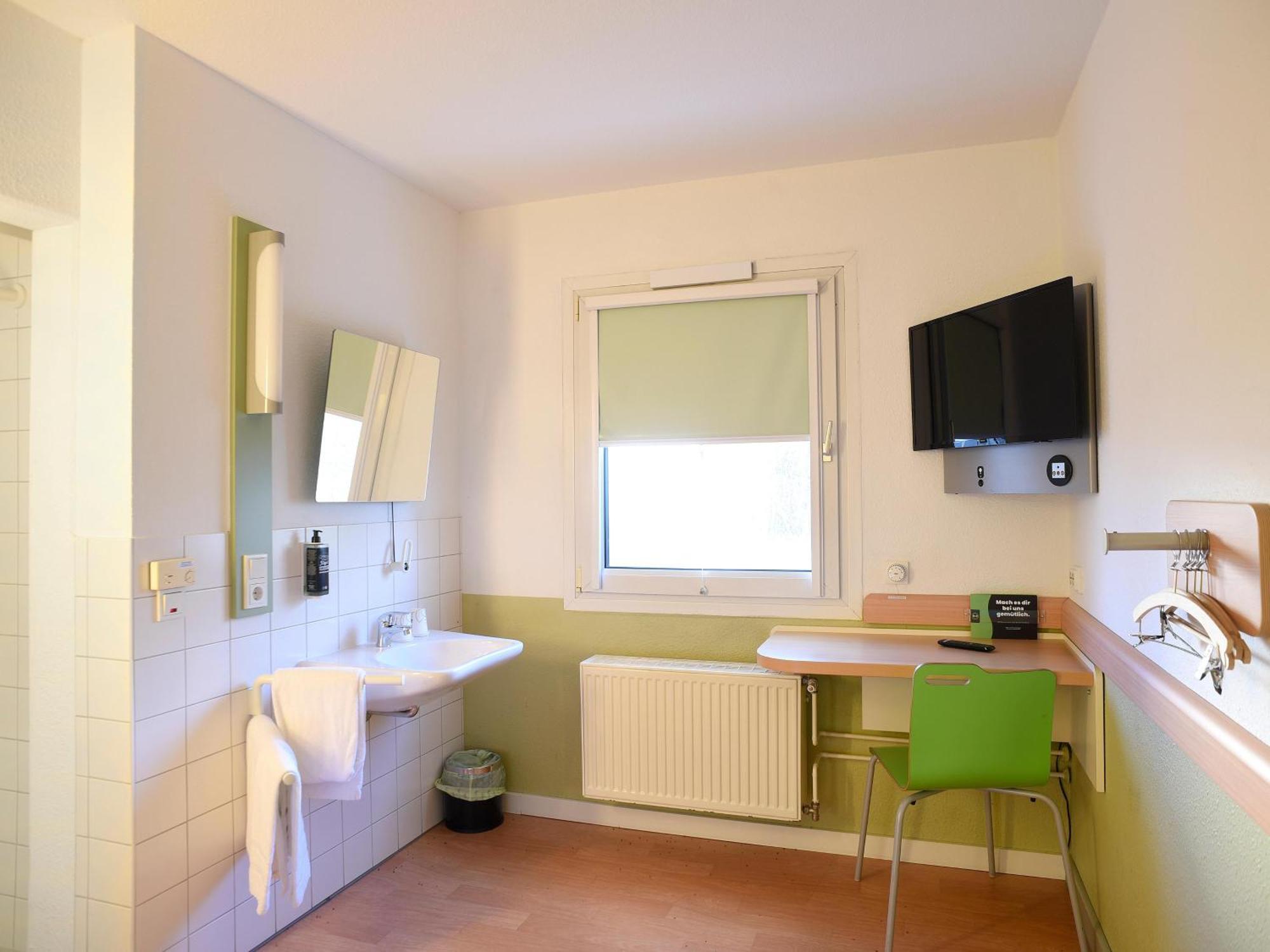 B&B Hotel Leipzig-Schoenefeld Экстерьер фото